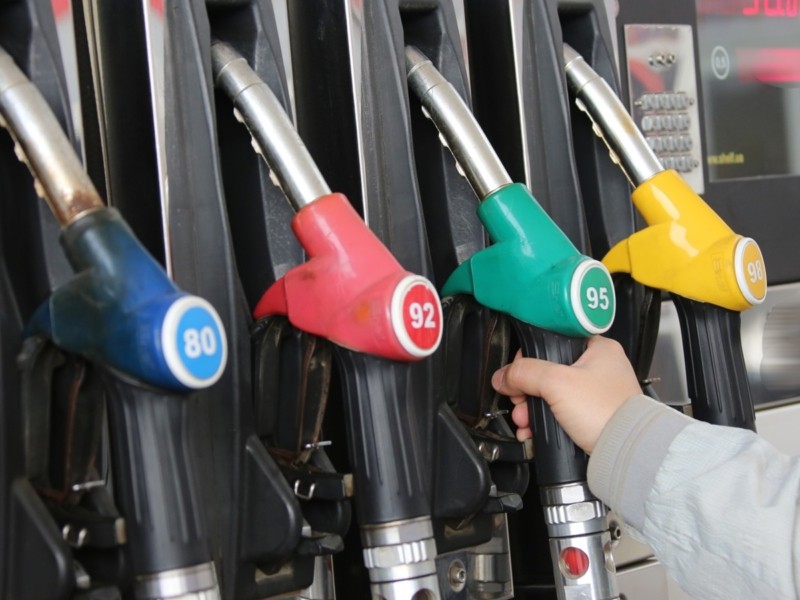 Ситуація на столичних АЗС: завищені ціни та низька якість пального