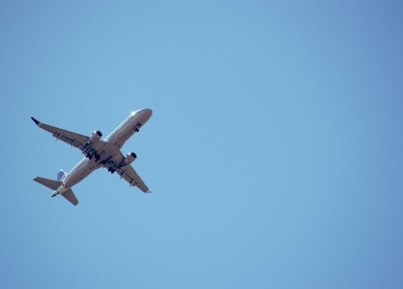Молдовський літак залишив послання у небі на кордоні з Україною (ФОТО)