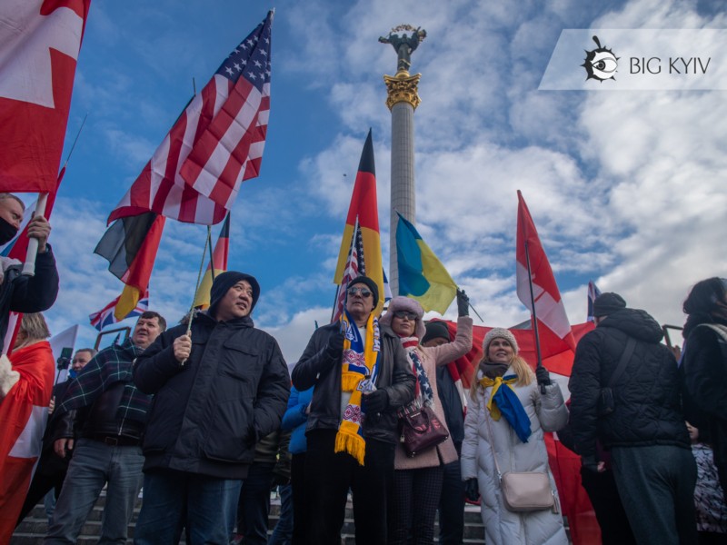 Марш єдності в Києві: іноземці заспівали гімн України (ВІДЕО)
