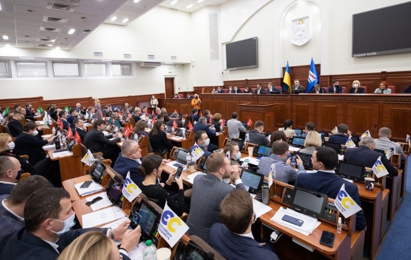 Київрада відновила районні ради та призначила місцеві вибори