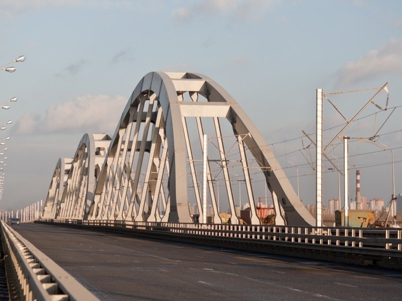 На Дарницькому мості завершили бурові роботи, експерти перевіряють болтові з’єднання