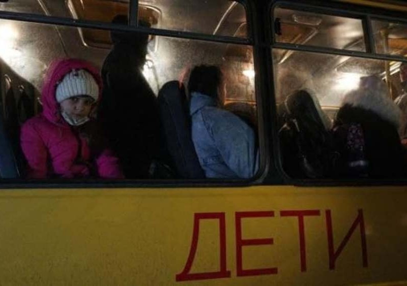 Дві доби без їжі та сну: евакуйовані до Ростовської області українці позбавлені гідних умов життя (ФОТО)