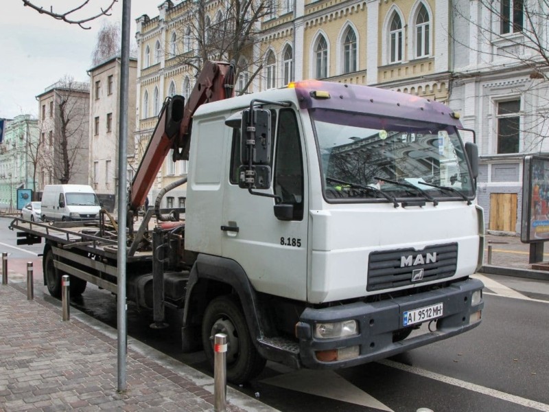 Інспекція з паркування Києва перейшла в режим допомоги водіям