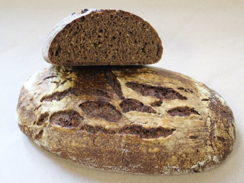 Курс на перемогу. Київський пекар створив рецепт патріотичного хліба “Чорнобаївський”