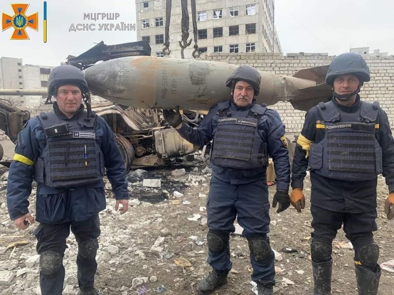 Окупанти бомблять Харків фугасними авіабомбами (ФОТО)