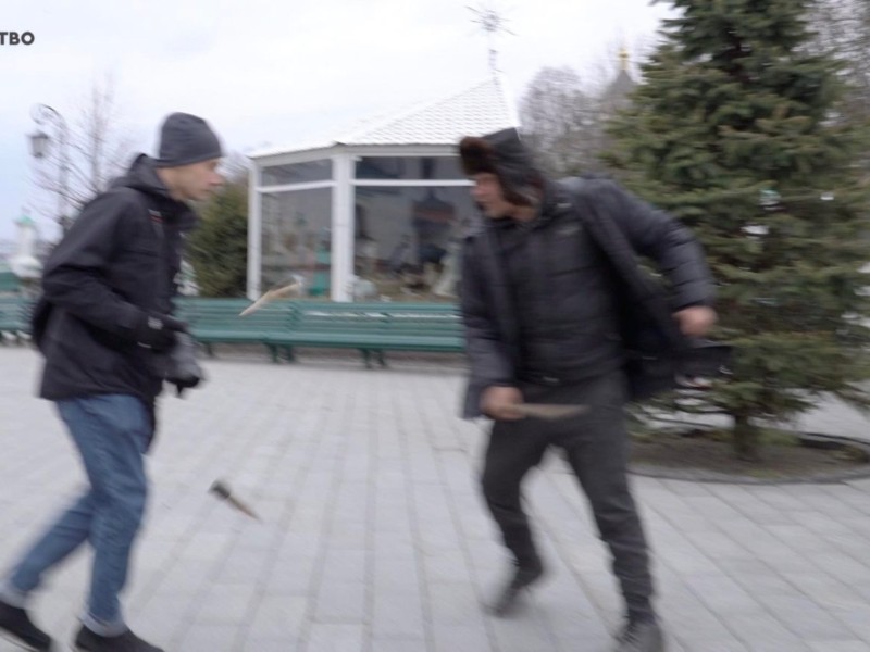 У Києво-Печерській лаврі напали на журналістів, коли ті питали настоятеля про війну