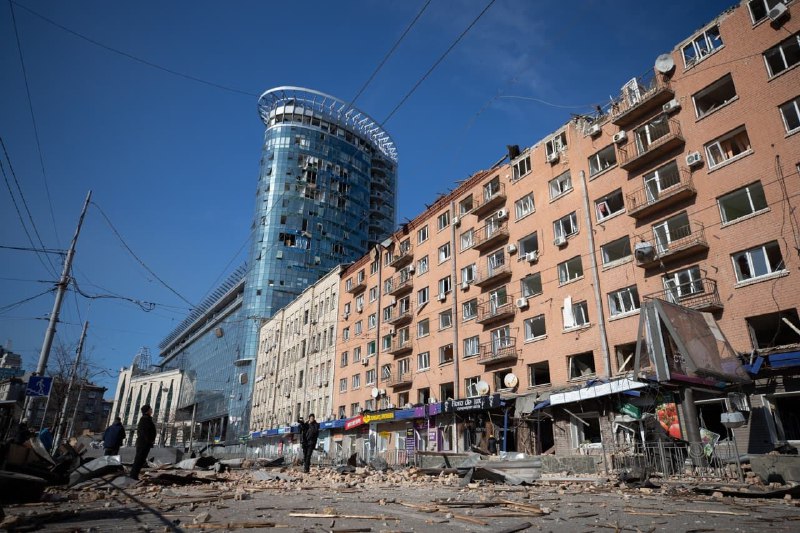 У Києві відновлюють 11 житлових будинків, які зазнали найбільших руйнувань внаслідок обстрілів