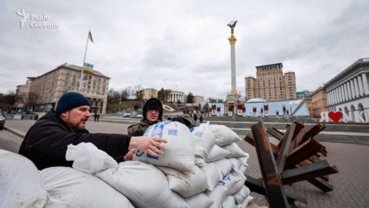Ніч у Києві пройшла спокійно, на Майдані запрацював фонтан