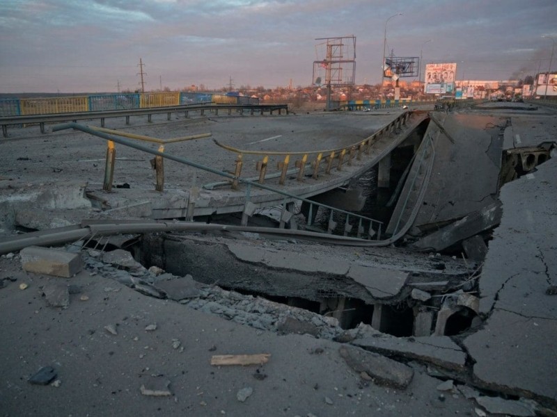 Бомбардування окупантами: міст на Бучу зруйновано (ФОТО)