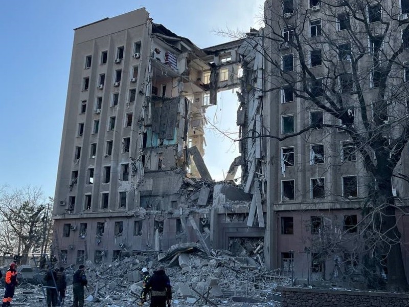 Обстріл у Миколаєві: окупанти розгатили будівлю обладміністрації