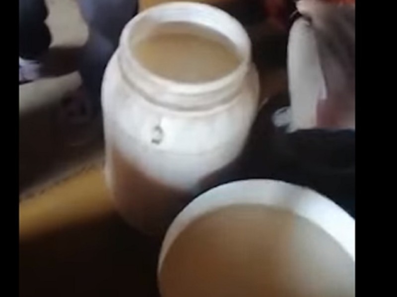 На Київщині поліцейські знищили понад 200 літрів закваски для виготовлення самогону