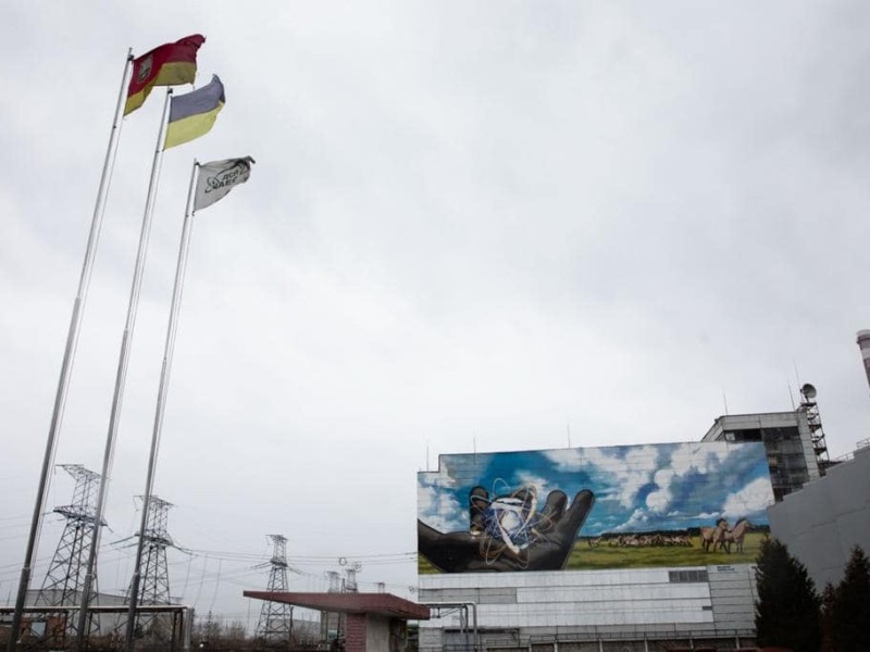 Порошенки відвідали Чорнобильську АЕС з гуманітарною місією