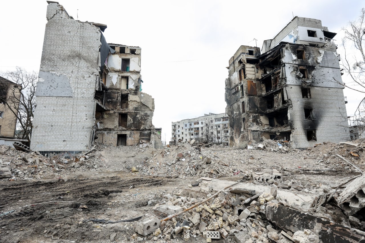 Восстановить разрушенный дом. Украина развалины. Разрушенный дом в Бородянке. Разрушенные дома в Украине. Русские развалины.