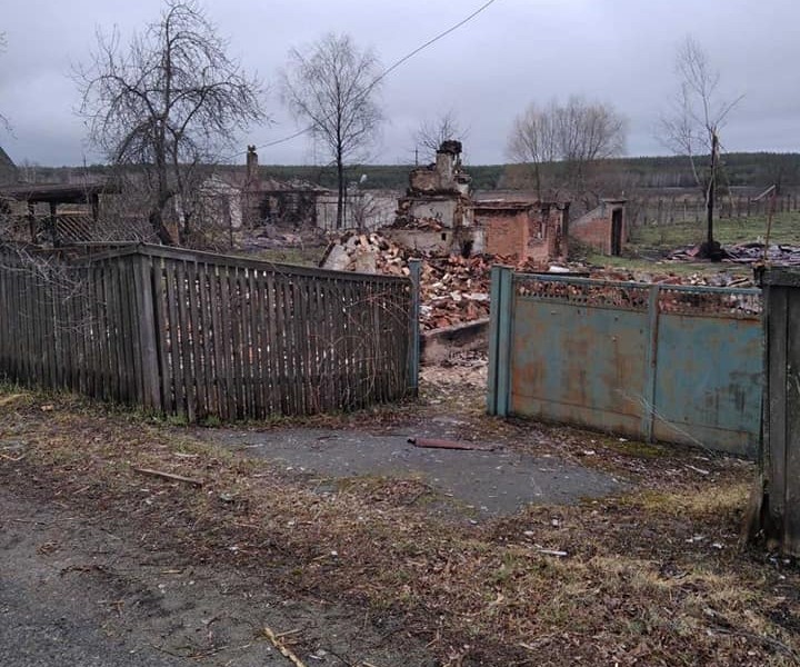 Маленькі села на Вишгородщині: жодного непошкодженого будинку, допомога сюди не доїжджає