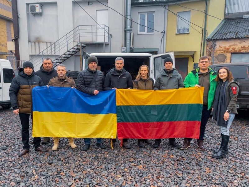 Литовське посольство відновлює роботу в Києві