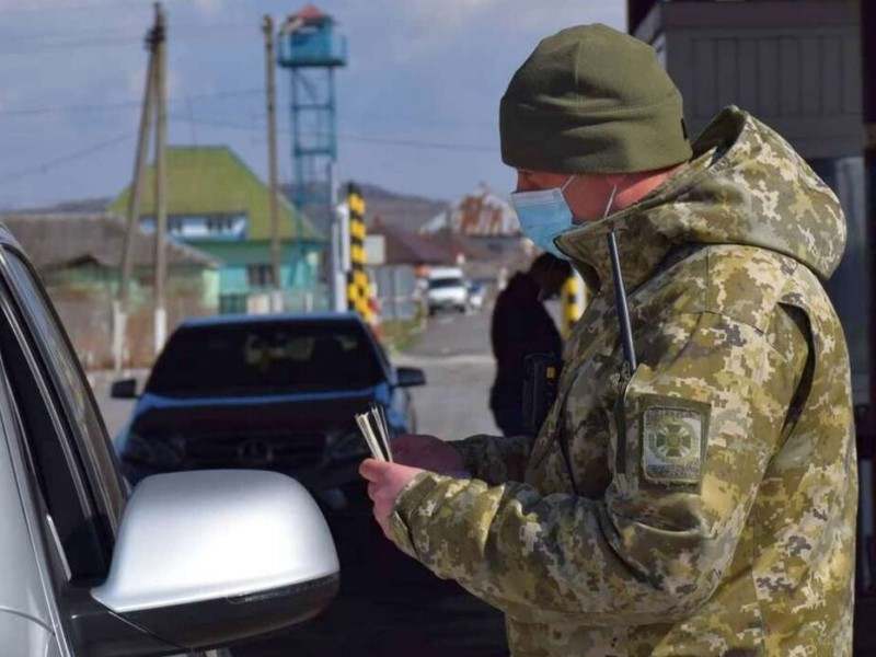 Українці й надалі зможуть перетинати кордон за внутрішнім паспортом