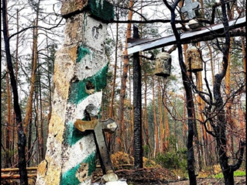Залишились руїни та хрест: на Київщині окупанти розгромили церкву
