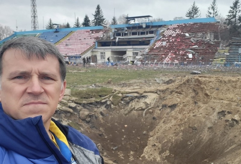 Гераскевич показав вирву глибиною 6 метрів на стадіоні “Десни”