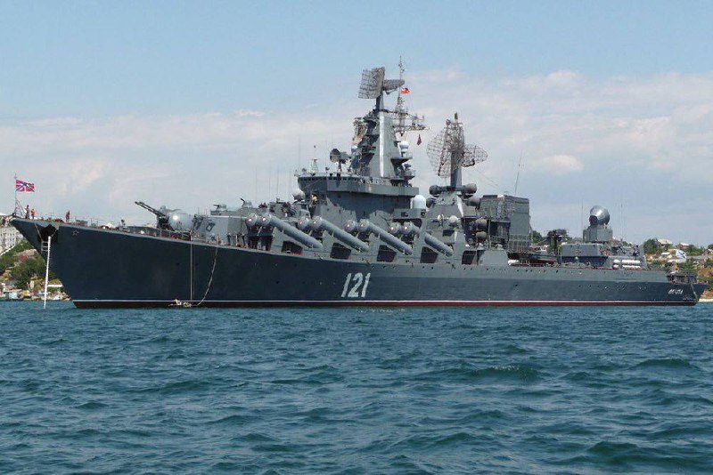 Горить “Москва”: російський крейсер “скуштував” українських ракет