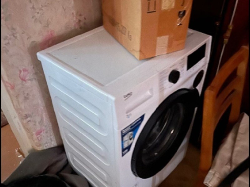 Виніс холодильники і пральні машини: У Бучі викрили мародера