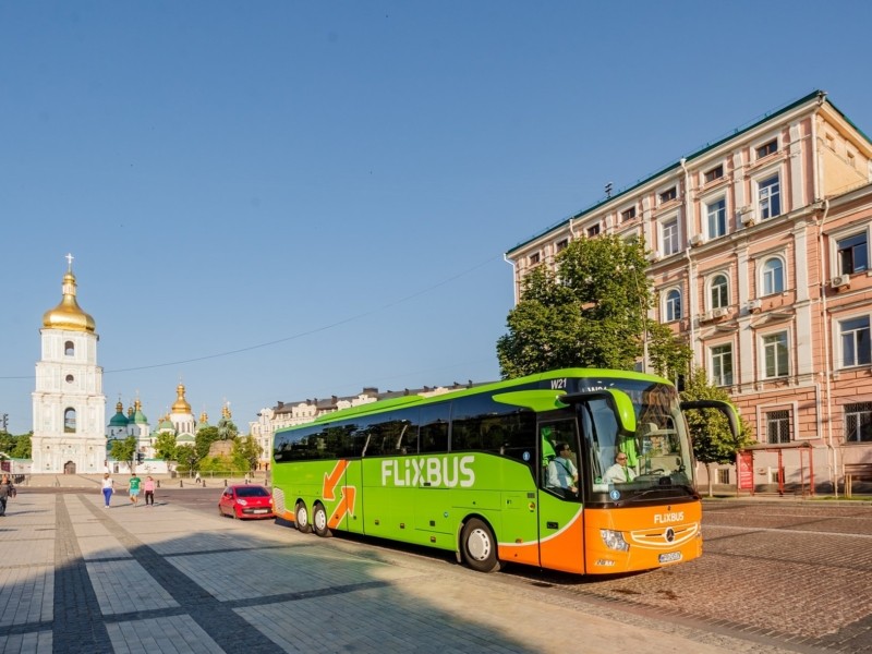 FlixBus відновлює перевезення до Києва