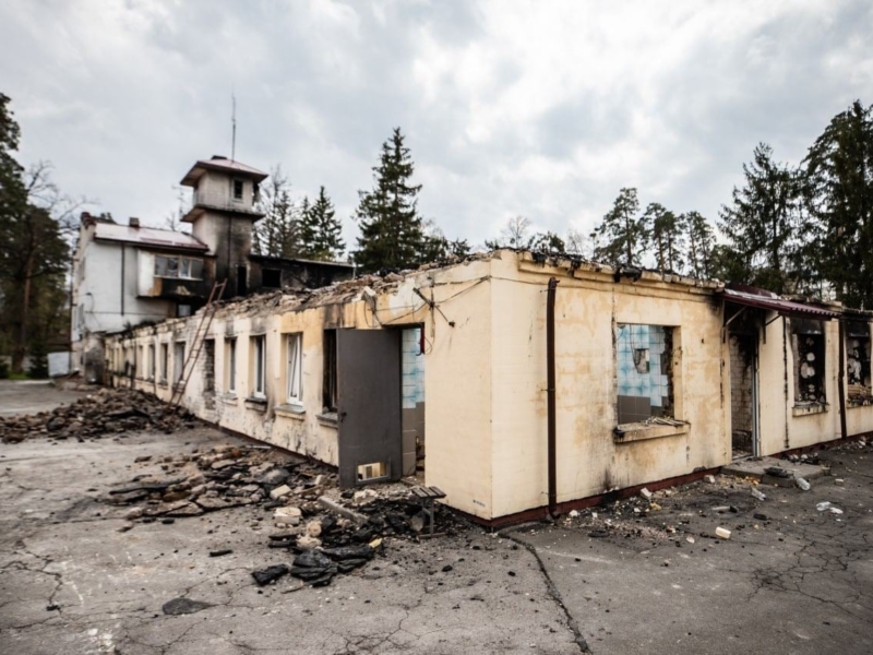 Рятувальники збирають кошти на відновлення пожежної частини у Пущі-Водиці, яку повністю знищили окупанти