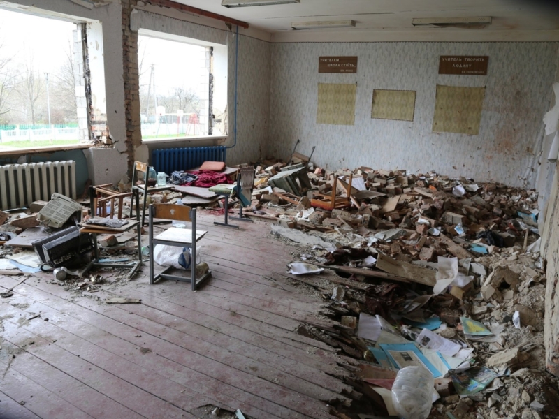 Після приходу “руського міру” на Київщину усі школи та садочки – розграбовані