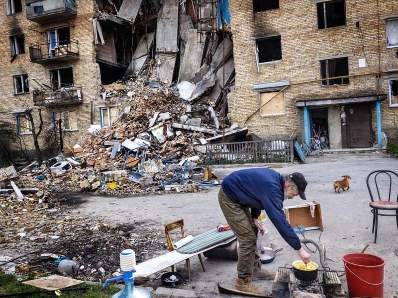 Вони намагаються вимістити своє безсилля – Зеленський опублікував фото руйнувань після приходу окупантів