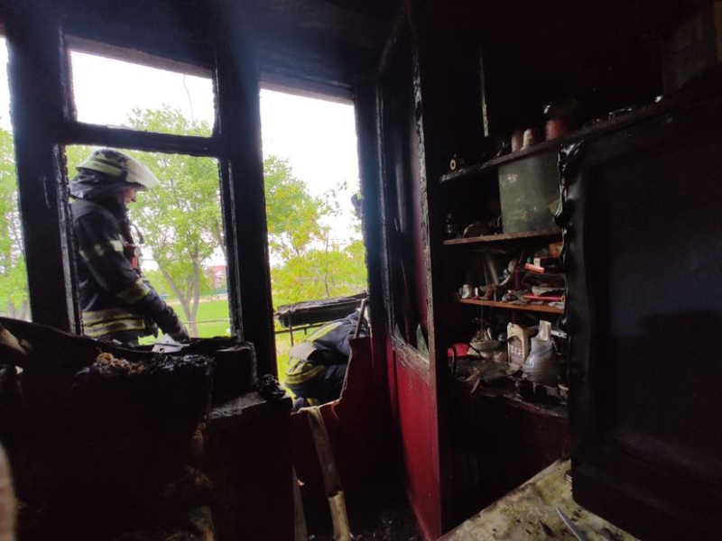 Рятувальники евакуювали 30 осіб через пожежу в багатоповерхівці на ДВРЗ