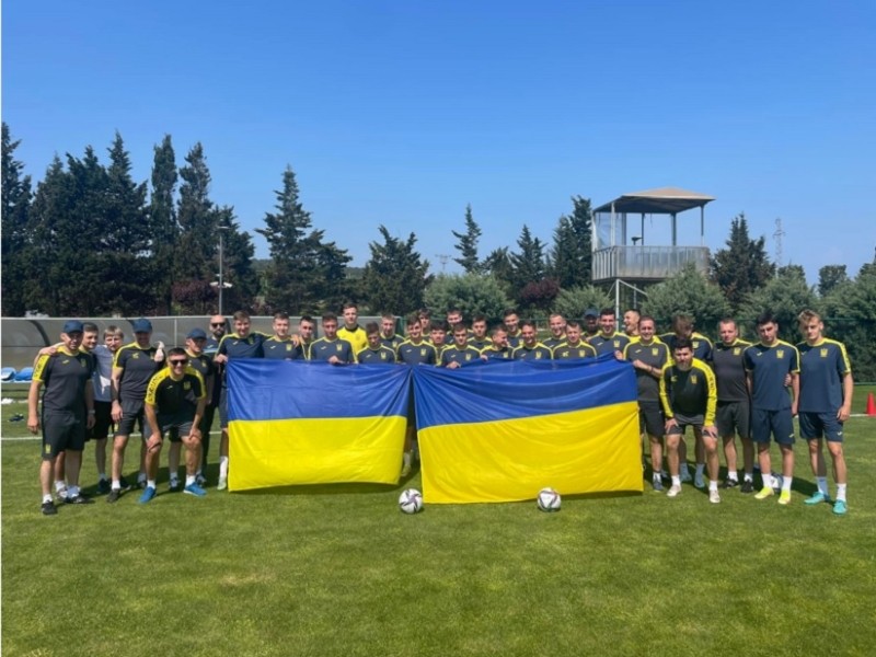 Футболісти української «молодіжки» у Стамбулі готуються до відбору Євро