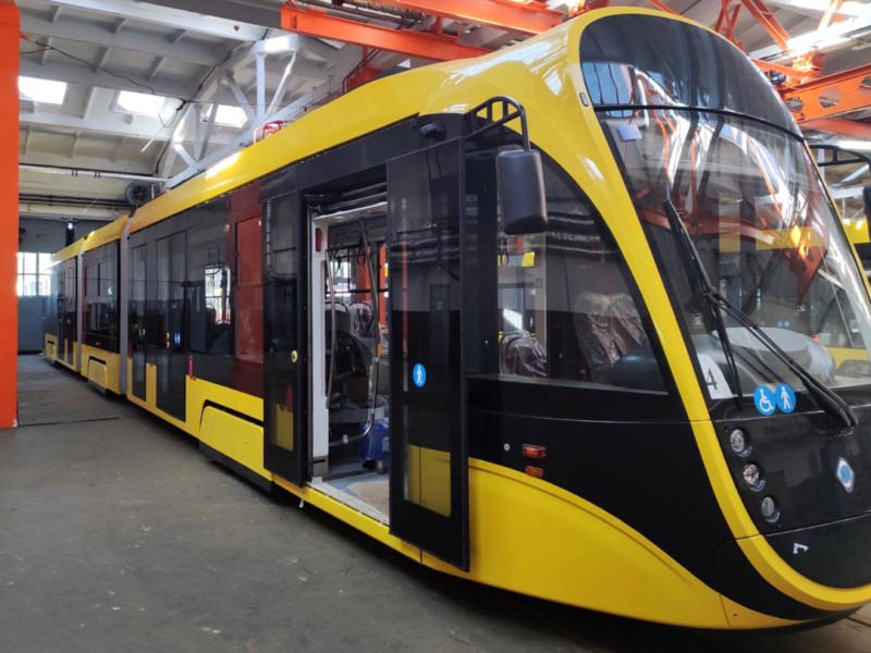 В Києві курсуватимуть ще три низькопідлогових трамваї з кондиціонерами