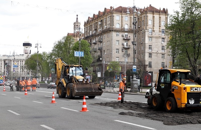 Ремонт доріг в Києві: на яких вулицях вже залатали ями