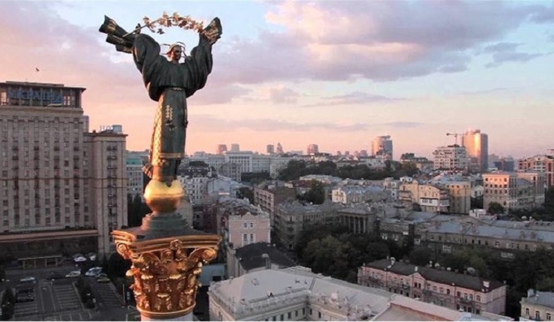 Киян запрошують на авторську екскурсію “Мальована історія Майдану”
