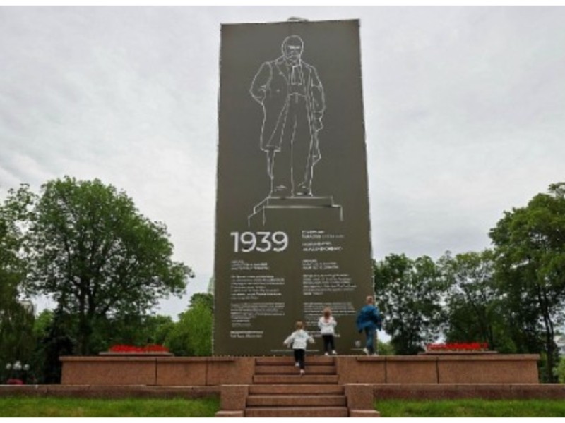 У столиці від руйнації в умовах війни захистили пам’ятник Шевченку: виглядає креативно