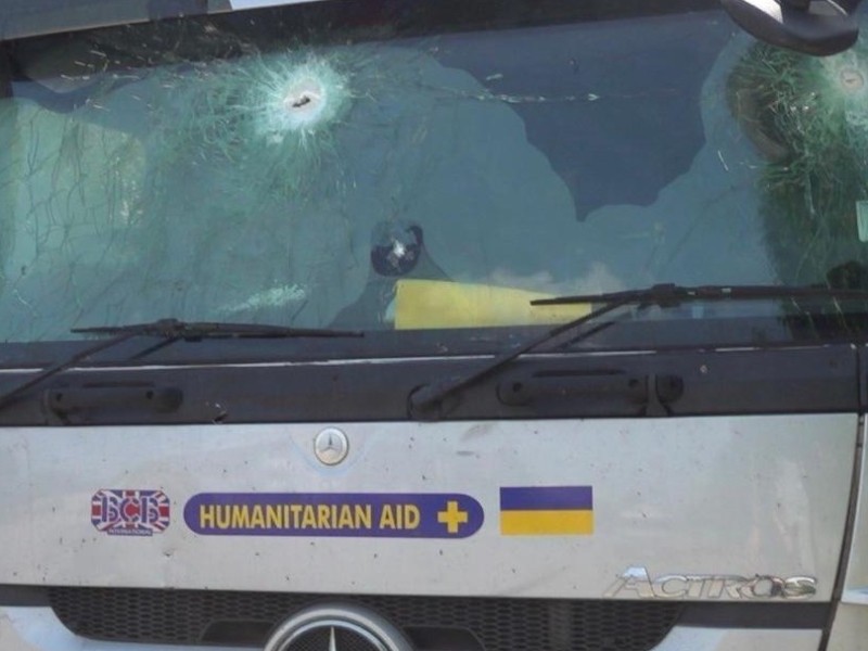 Окупанти обстріляли броньовану автівку: загинув журналіст з Франції