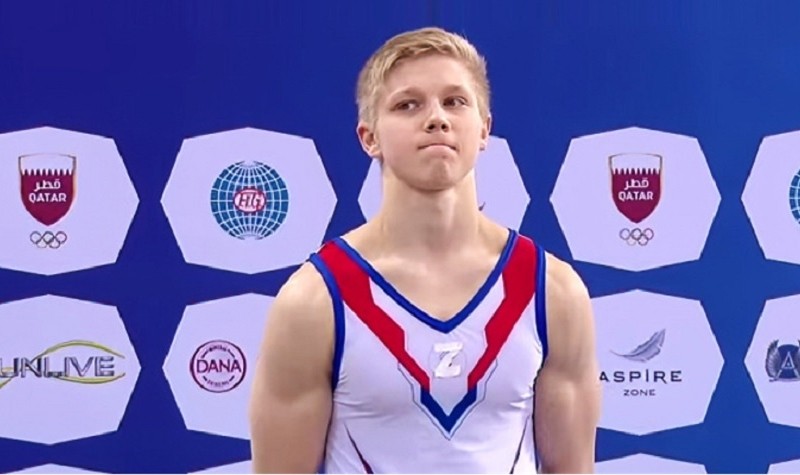 Російського гімнаста відсторонили від змагань через “Z” на формі