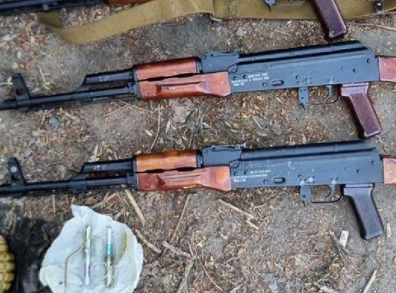 Двоє киян організували канал збуту зброї та “продали” її правоохоронцям