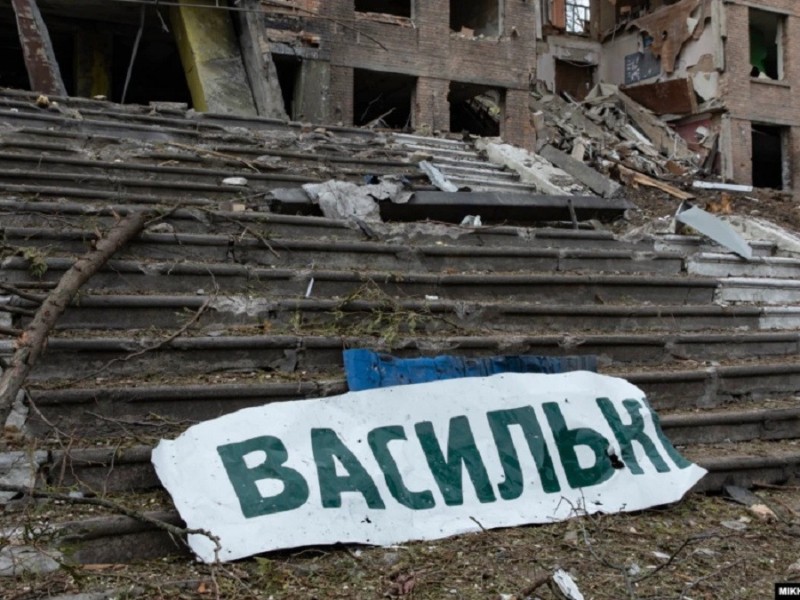 Окупанти залишили без житла 70 сімей у Василькові. Для них та переселенців зведуть модульне містечко
