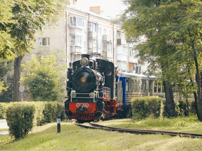 Дитяча залізниця у Сирецькому парку відкриває новий сезон