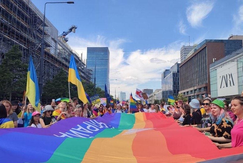 ЛГБТ-марш рівності “Київпрайду” пройшов у Варшаві (ФОТО)