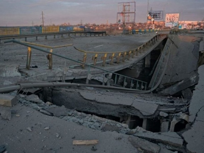 За 100 днів війни в Україні зруйновано 24 тисячі км доріг та 300 мостів