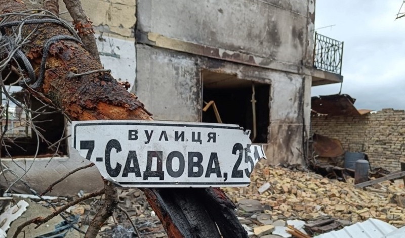 У селі Мощун волонтери прибрали понад 30 зруйнованих будинків