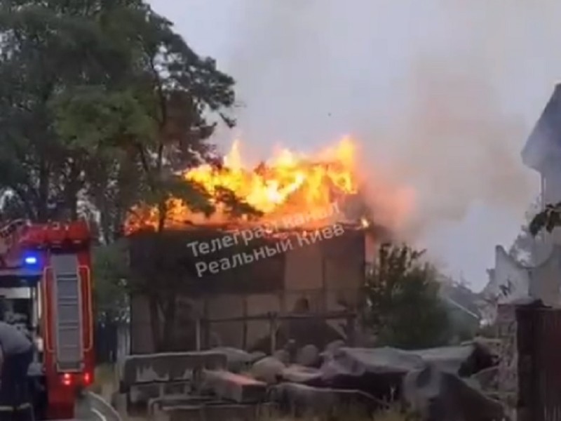 На Київщині через блискавку загорівся історико-археологічний музей в Трипіллі