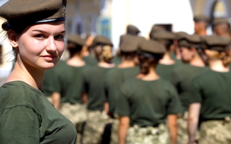 Жіноче військо: хто з українок зобов’язаний стати на військовий облік з 1 жовтня