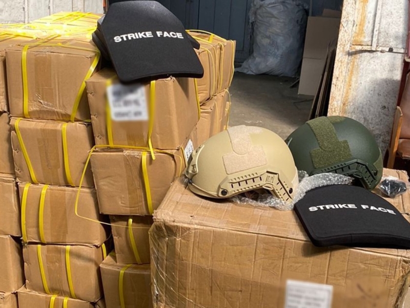 Продаж військової амуніції з гумдопомоги – керівникам мережі магазинів в Києві повідомлено про підозру