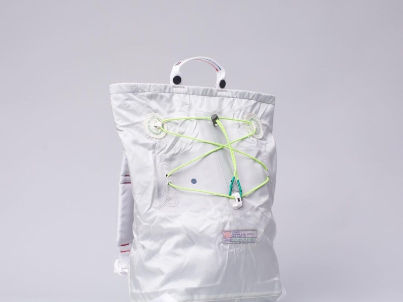 Київський бренд почав робити рюкзаки з автомобільних подушок безпеки