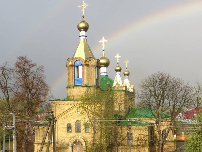 Московські попи намагалися привезти на збори бойовиків: на Київщині громада проголосувала за перехід церкви до ПЦУ