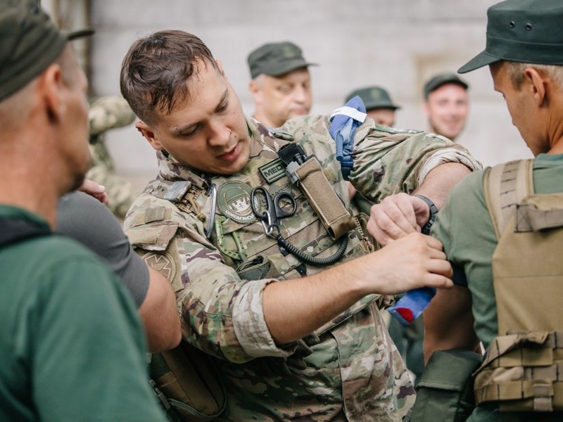 «Солом’янскі котики» провели тренінг з тактичної медицини для більше 60 добровольців Нацгвардії