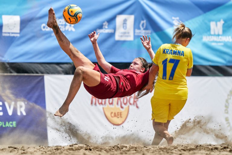 Жіноча збірна України з пляжного футболу посіла третє місце на Мундіаліто-2022