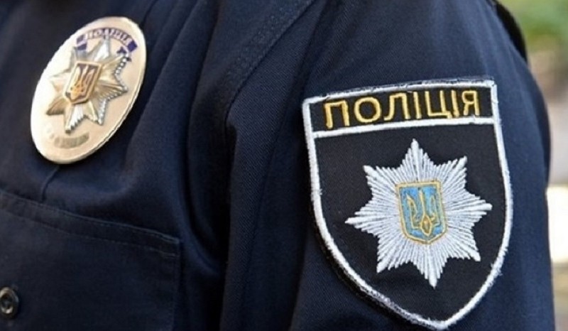 На Київщині  патрульні доставили додому 6-річну дитину, яка сама гуляла пізно ввечері